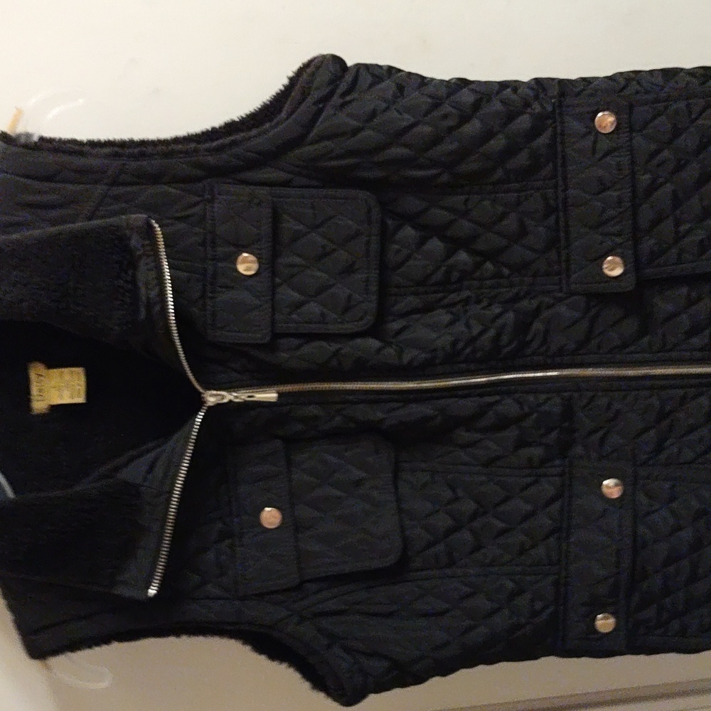 Vest - Picture 3 of 4